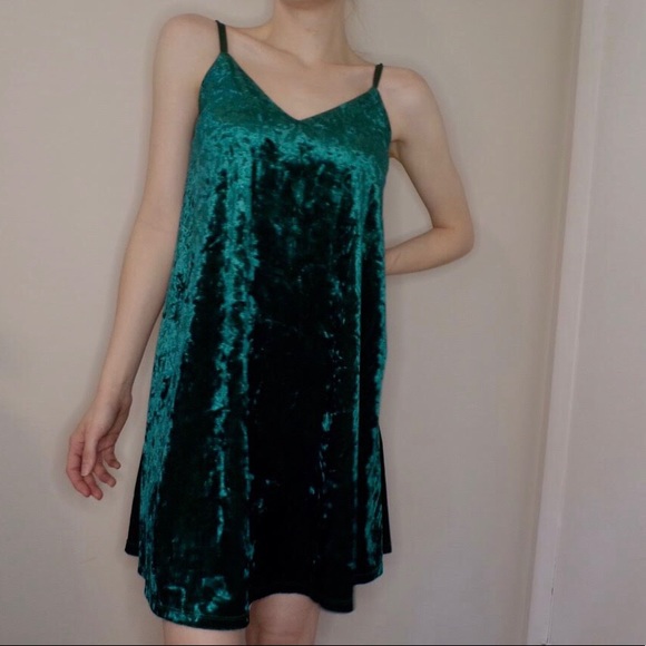 🎉🎉💚💚 NWT Emerald Velvet Chic Dress SM - Picture 11 of 13